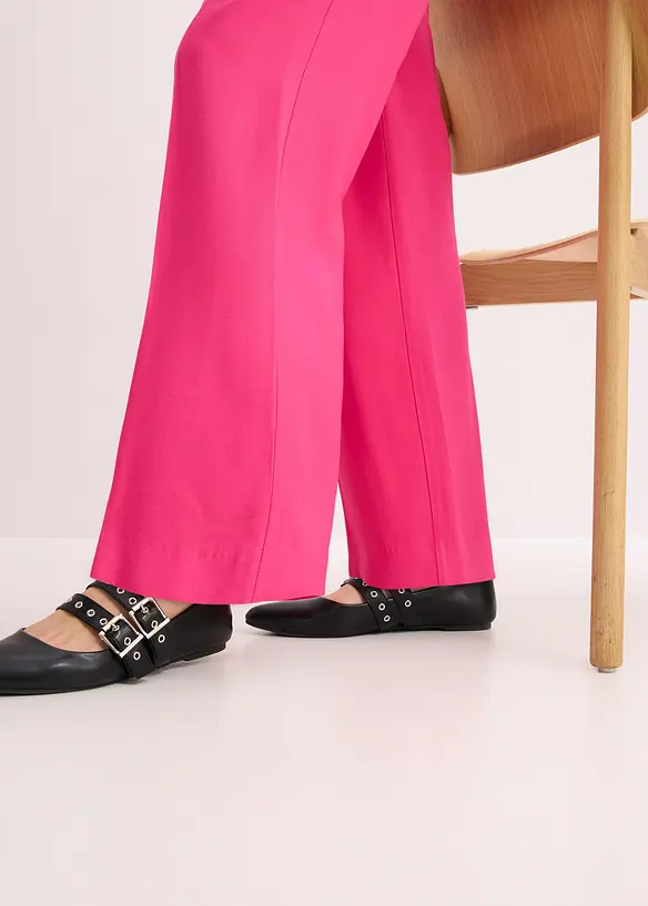 Bukse i lett viskosemateriale med vide ben, bonprix