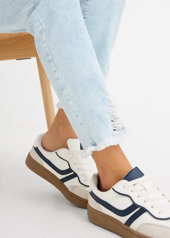 High Waist-mom-jeans med destroyed-effekt, bonprix