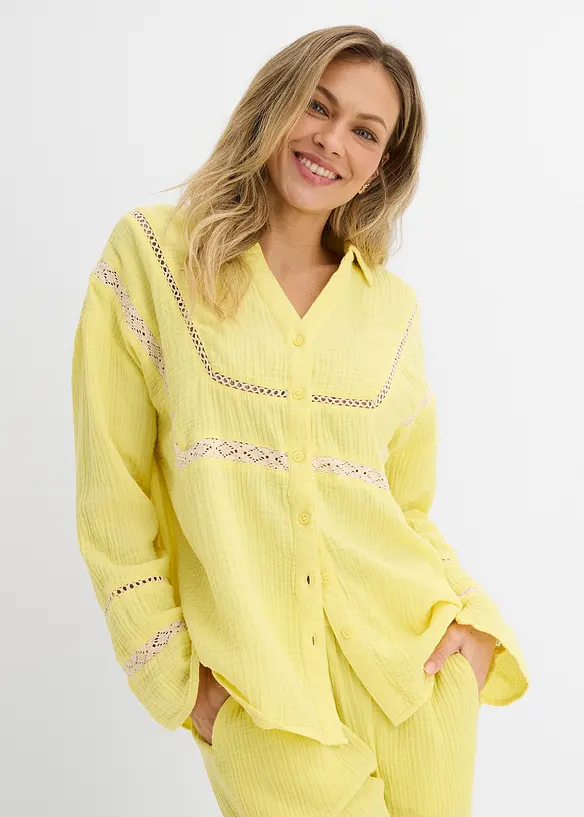 Skjorte i musselin med blondeinnfellinger, bonprix