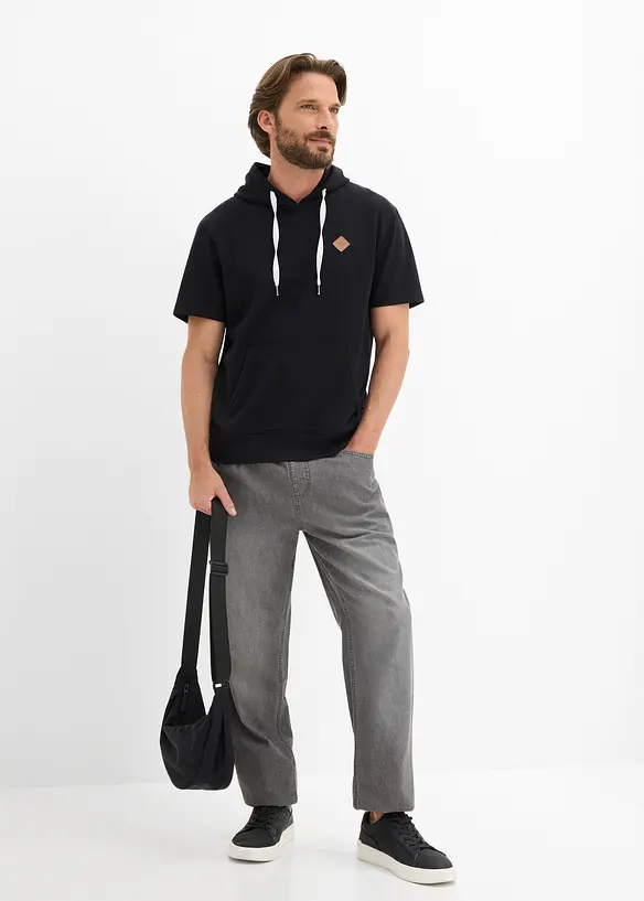 Kortermet hettegenser, bonprix