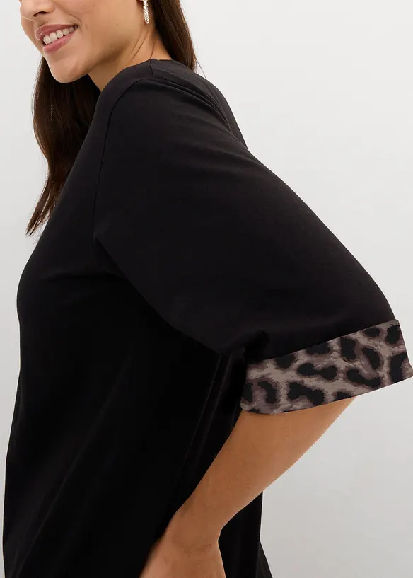 Sweatshirt i bomullsmiks med leopardm&oslash;nster p&aring; ermekanten, bonprix