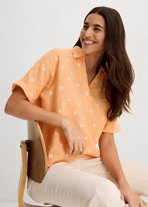 Kortermet bluse av luftig musselin, bonprix