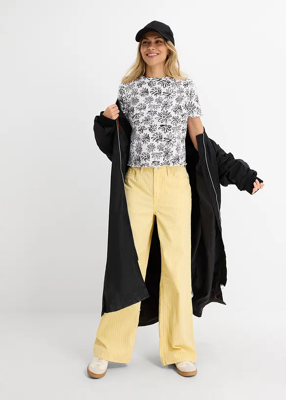 Kort T-skjorte i bomullsmiks, bonprix