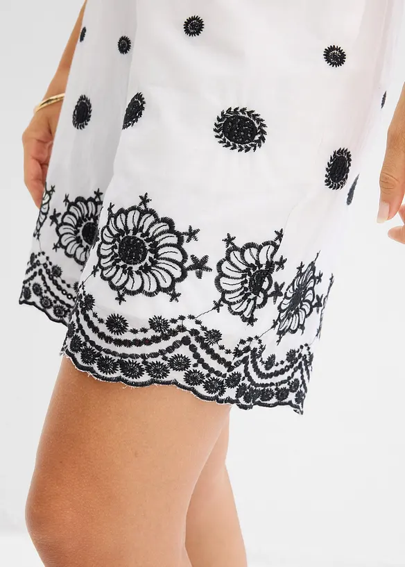 Twillshorts med hullblonder, bonprix