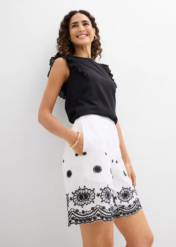 Twillshorts med hullblonder, bonprix