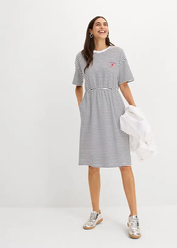 Stripete jerseykjole med broderi, bonprix