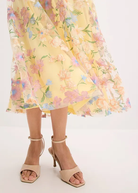 Blondekjole med blomsterbroderi, bonprix