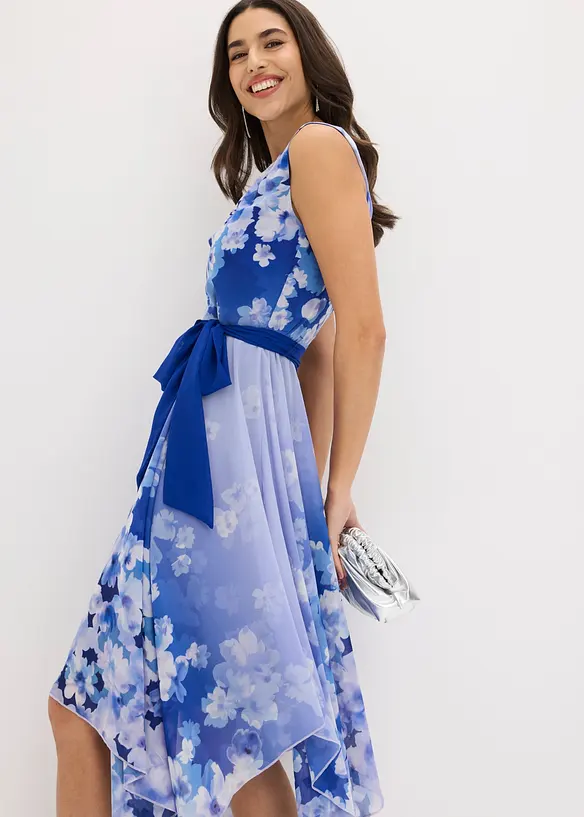 Chiffonkjole med snipper i falden og knytebelte, bonprix