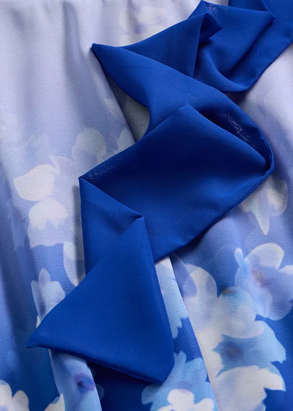 Chiffonkjole med snipper i falden og knytebelte, bonprix