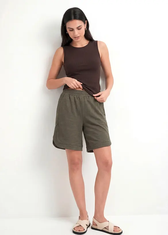 Vid sweatshorts i bomullsblanding, bonprix