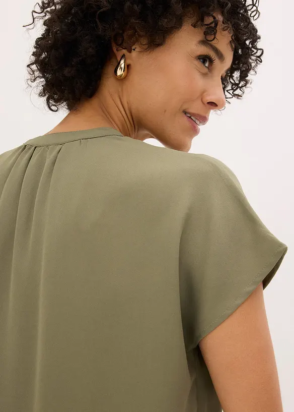 Kortermet bluse med skjult knappestolpe, bonprix