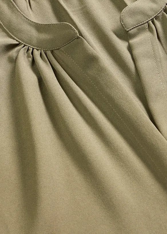 Kortermet bluse med skjult knappestolpe, bonprix