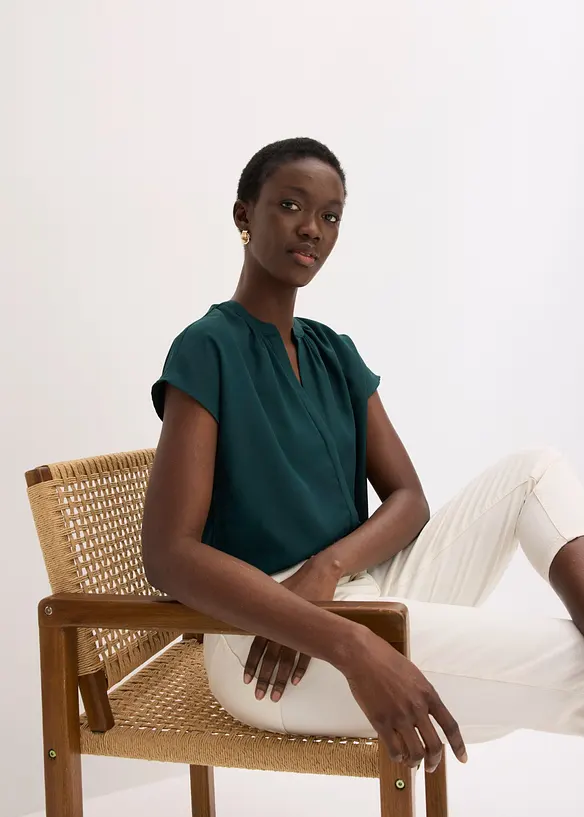 Kortermet bluse med skjult knappestolpe, bonprix