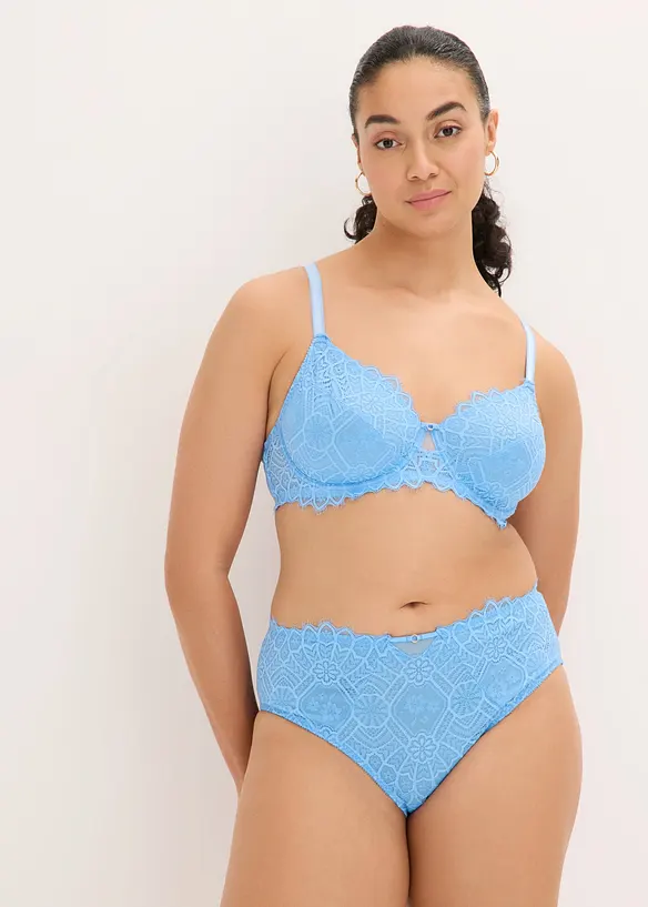 Truse i nydelig blondemateriale, bonprix