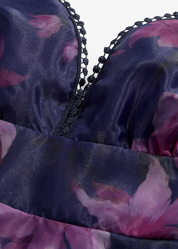 Cocktailkjole i tynn tyll med detaljer i heklet stil, bonprix