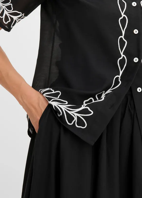 Bluse med broderi, bonprix