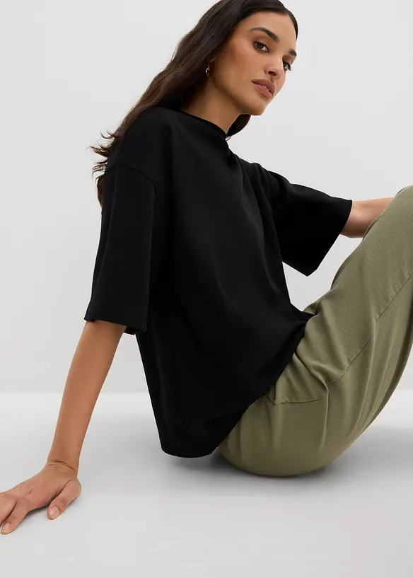 Oversized topp i 100% &oslash;kologisk bomull med asymmetrisk fald, bonprix