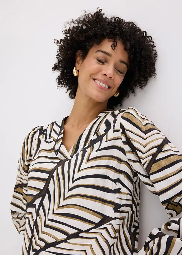 Bluse med dekorative s&oslash;mmer, bonprix