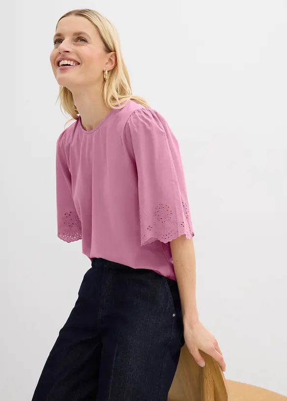 Topp med hullbroderier, bonprix