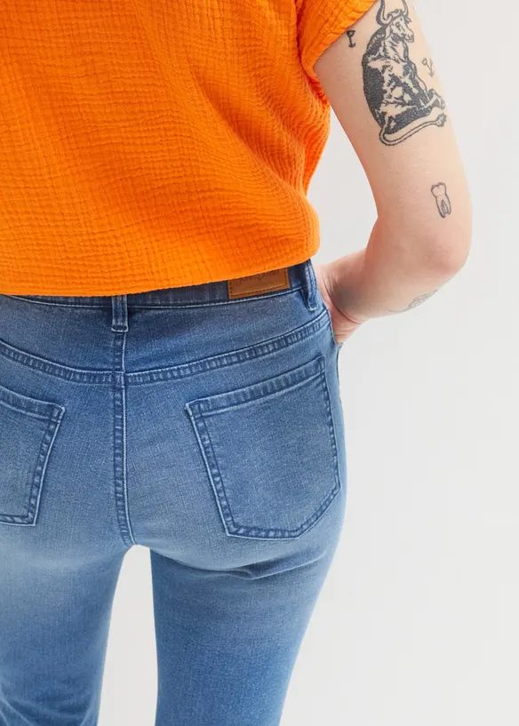 Stretchy capri jeans, bonprix