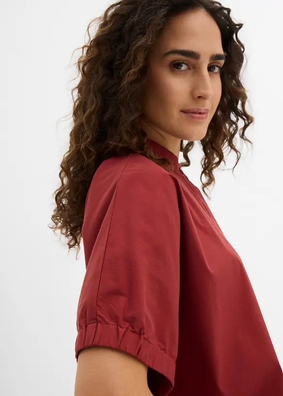 Kortermet bluse med lave skulders&oslash;mmer, bonprix