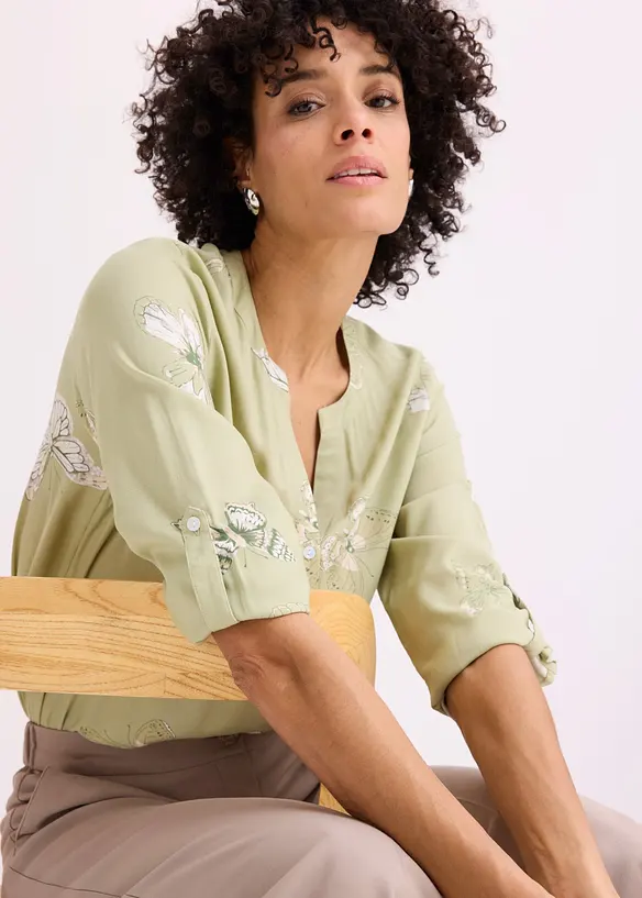 M&oslash;nstret bluse i viskose, bonprix