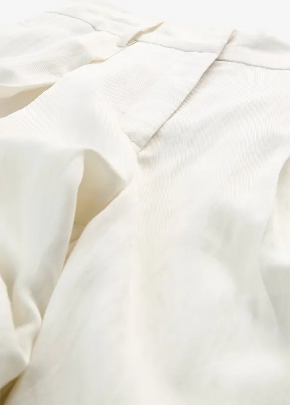 Sommerbukse med legg i viskoseblanding, bonprix