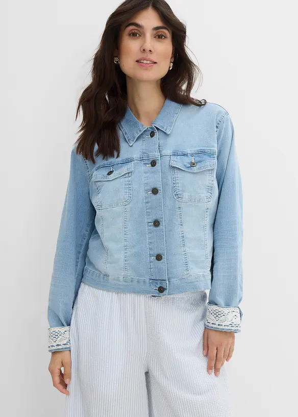 Denimjakke med blondebesetning, bonprix