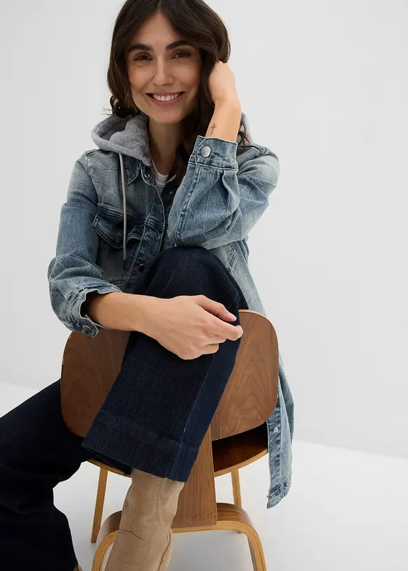 Denimjakke med hette, bonprix