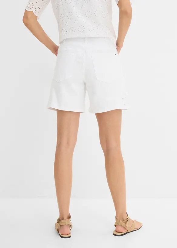 Shorts med hullbroderier, bonprix