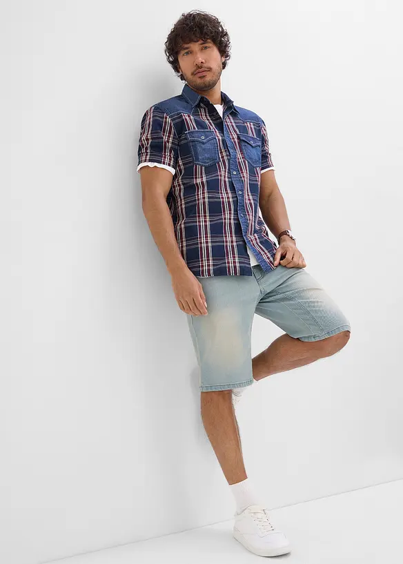Kortermet skjorte i bomull med denim-besetning, bonprix
