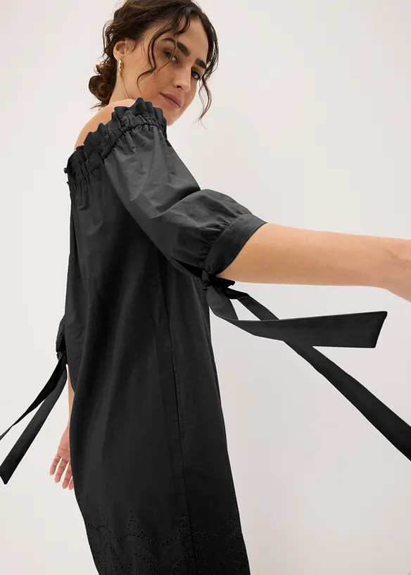 Off shoulder-kjole i 100% bomull med hullbroderi, bonprix