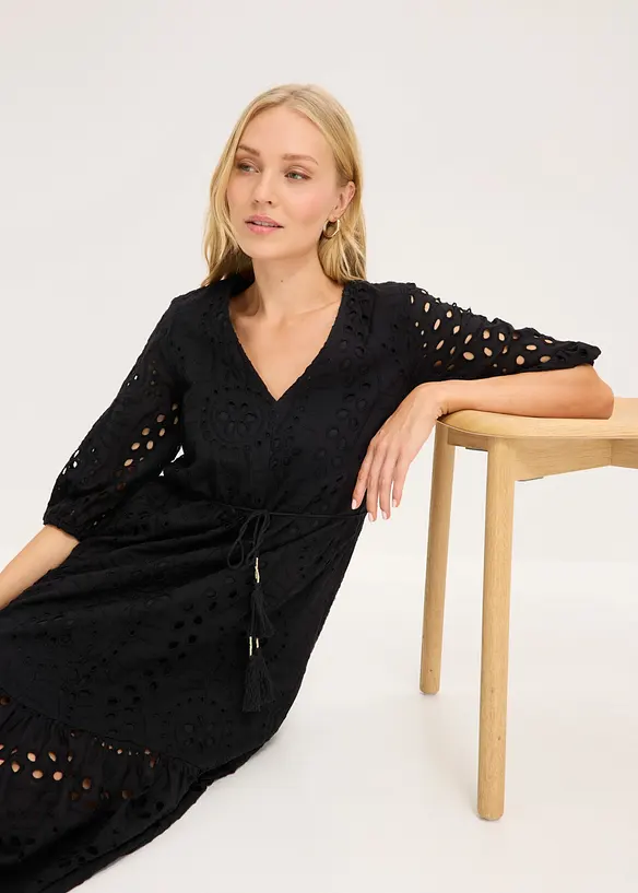 Midikjole i 100% bomull med hullbroderi, bonprix