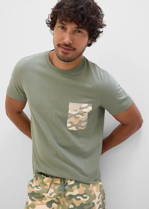 T-skjorte i &oslash;kologisk bomull med brystlomme, Slim fit, bonprix