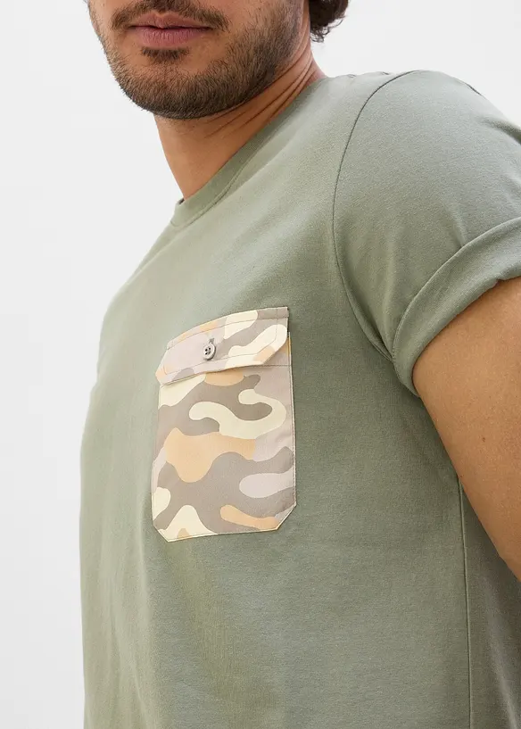 T-skjorte i &oslash;kologisk bomull med brystlomme, Slim fit, bonprix