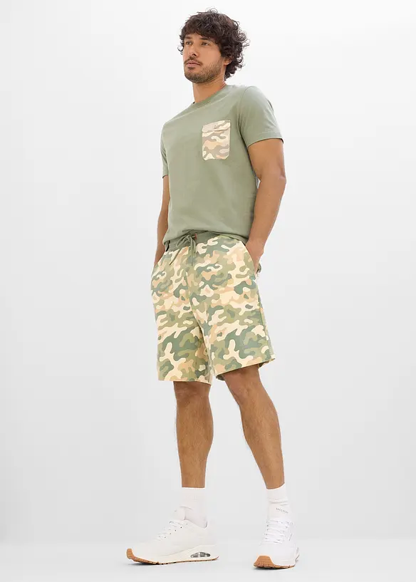 T-skjorte i &oslash;kologisk bomull med brystlomme, Slim fit, bonprix