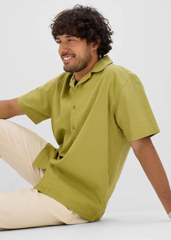 Kortermet skjorte av luftig linmiks, Loose Fit, bonprix