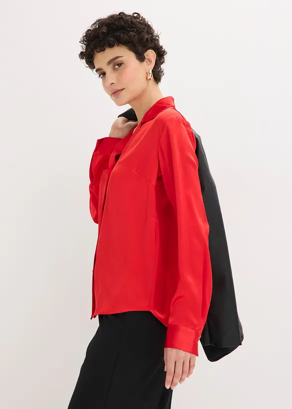 Bluse av fin sateng, bonprix