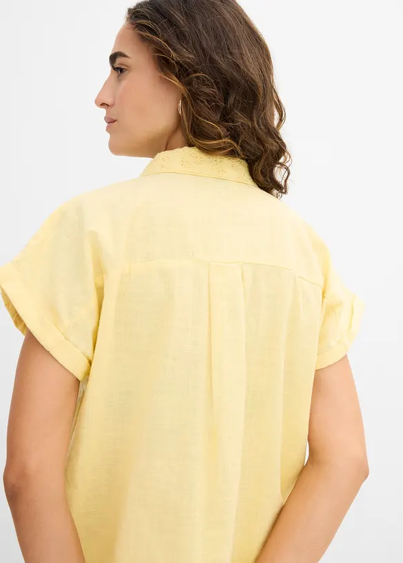 Bomullsbluse med hullbroderi, bonprix
