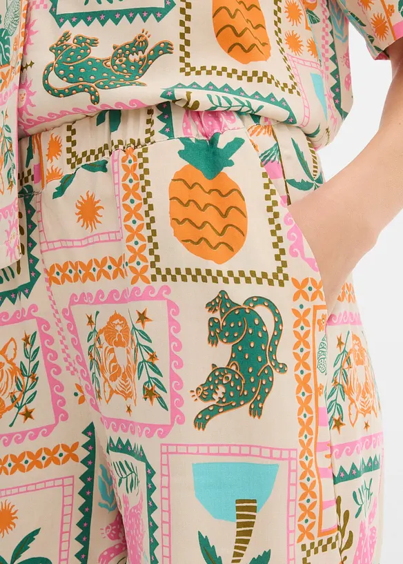 Shorts i lett viskose, bonprix