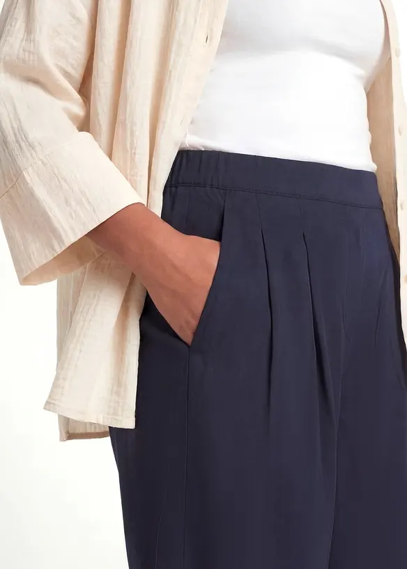 Bermudashorts av lett viskose, bonprix