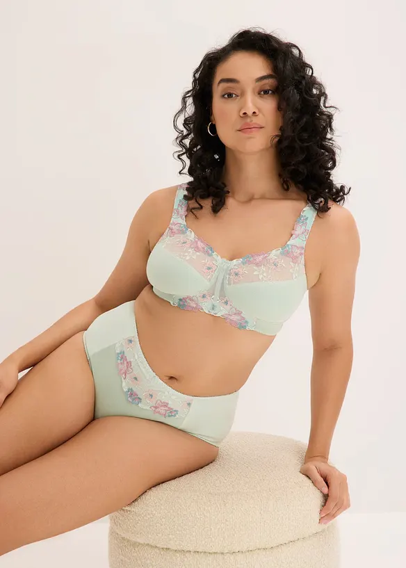 Shape truse med nydelig broderi, bonprix
