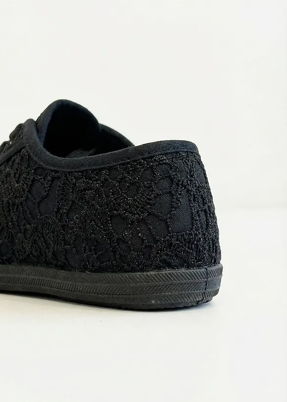 Sneakers med blonder, bonprix
