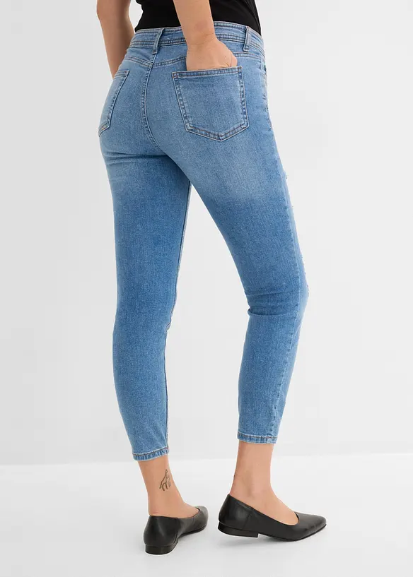 En kortere destroyed-jeans, bonprix