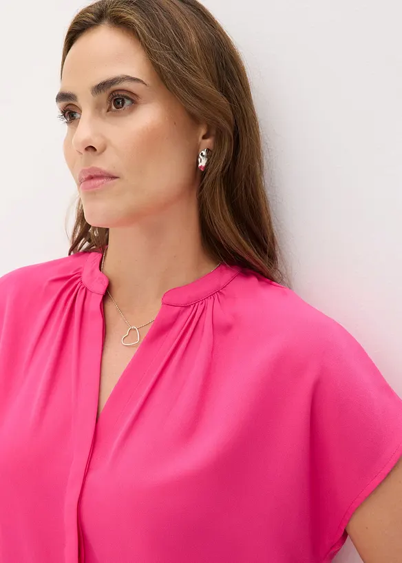 Kortermet bluse med skjult knappestolpe, bonprix