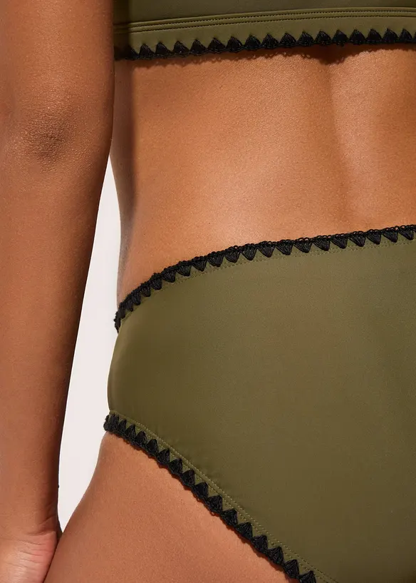 Bikinitruse med broderi, bonprix