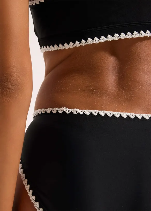 Bikinitruse med broderi, bonprix