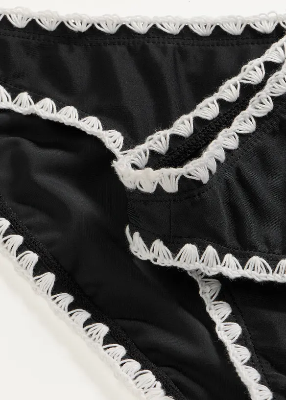 Liten bikinibukse med broderi, bonprix
