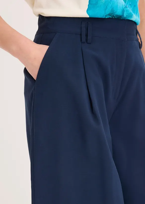 Bermudashorts i viskose med mykt fall, bonprix