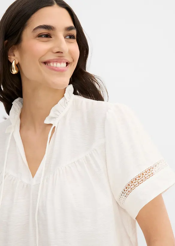 Kortermet bluse med innfelte blonder, bonprix